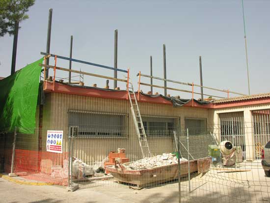 El Sindicato médico denuncia el caos que están produciendo las obras del centro de Salud de Priego