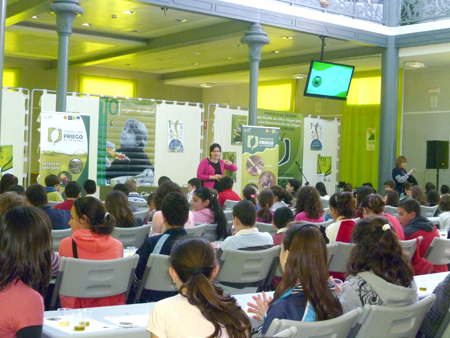 Los niños de Camacho Melendo protagonistas en el taller de los sentidos organizado por la Denominación de Origen Priego