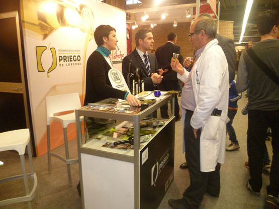 Los aceites de Priego asisten al Forum gastron贸mico de Girona