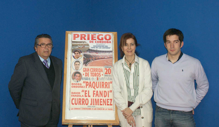 Juan Manuel Rodriguez Velez junto a la alcaldesa y Curro Jimenez