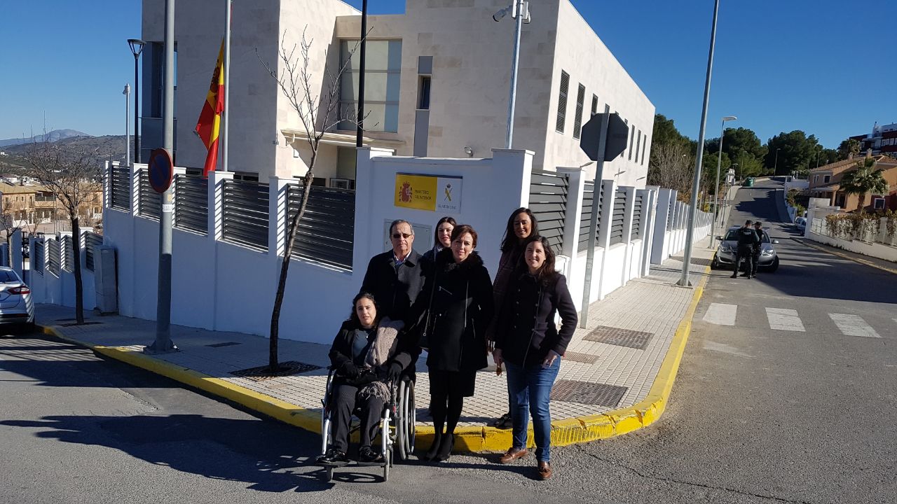 Imagen Priego ve cumplida la demanda histórica del cuartel de la Guardia Civil