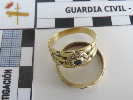 Imagen La Guardia Civil ha detenido en Priego de Córdoba a un vecino de la localidad como presunto autor de un delito de robo de joyas