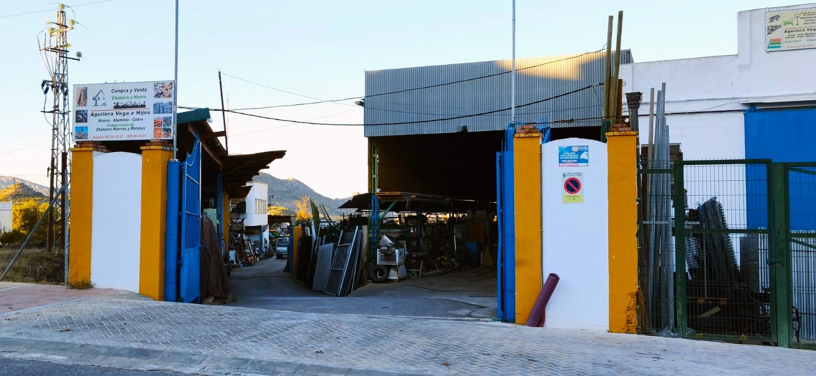 Imagen Roban una furgoneta y más de 7.000 kilos de cobre en una chatarrería de Priego