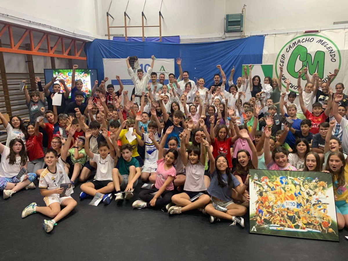 Imagen El karateca olímpico Damián Quintero inspira a más de 90 escolares del CEIP "Camacho Melendo"